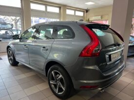 Volvo XC60 2.4 D [D4] Summum Geartronic