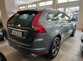 Volvo XC60 2.4 D [D4] Summum Geartronic